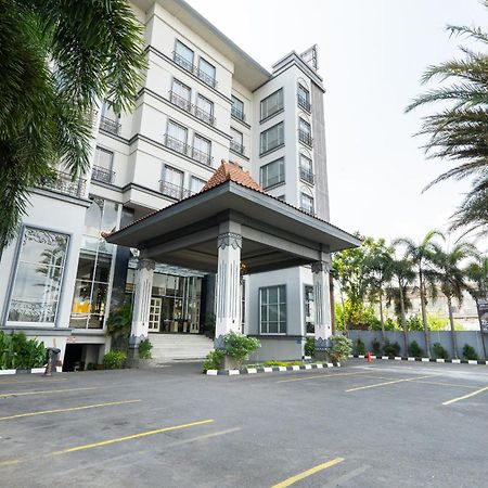 Grand Serela Jogjakarta Buitenkant foto