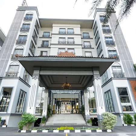 Grand Serela Yogyakarta Hotel Buitenkant foto