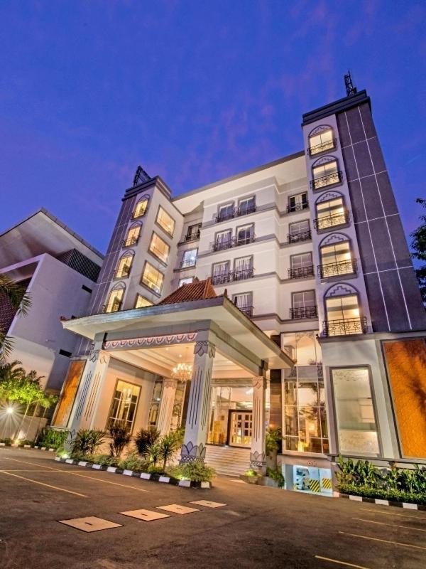 Grand Serela Jogjakarta Buitenkant foto