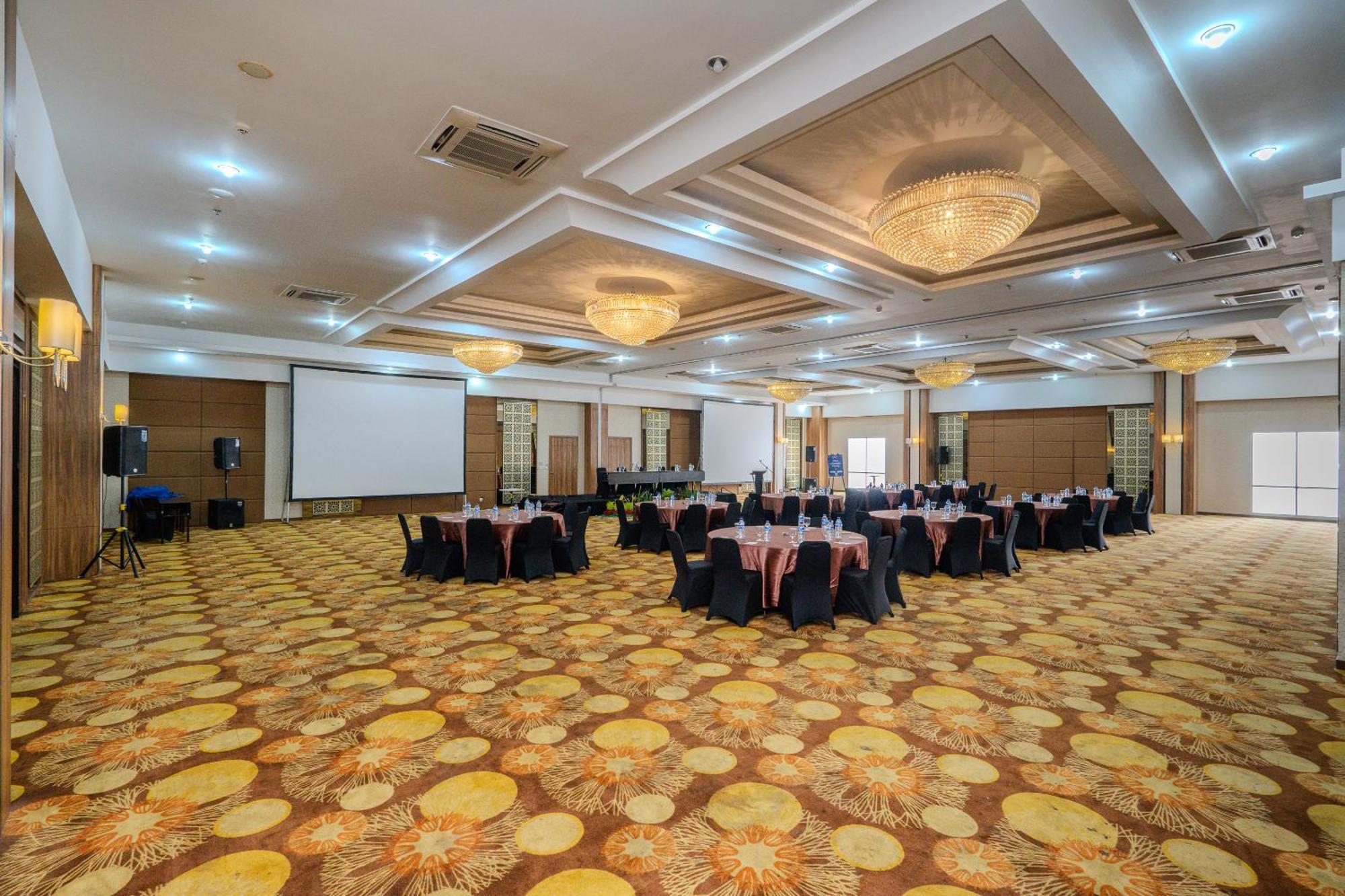 Grand Serela Jogjakarta Buitenkant foto