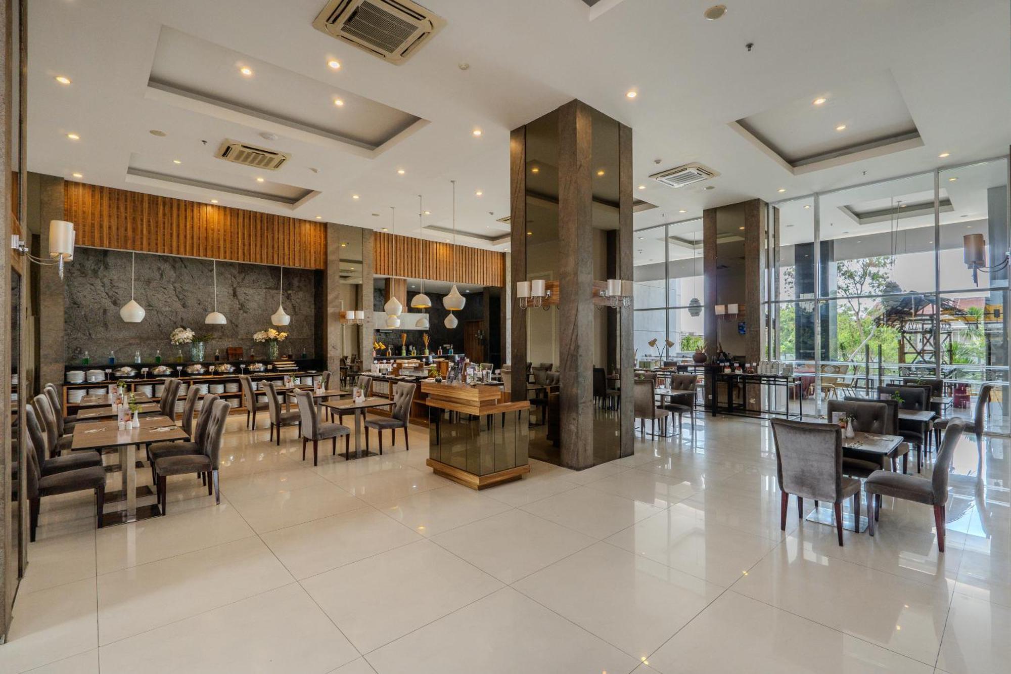 Grand Serela Jogjakarta Buitenkant foto