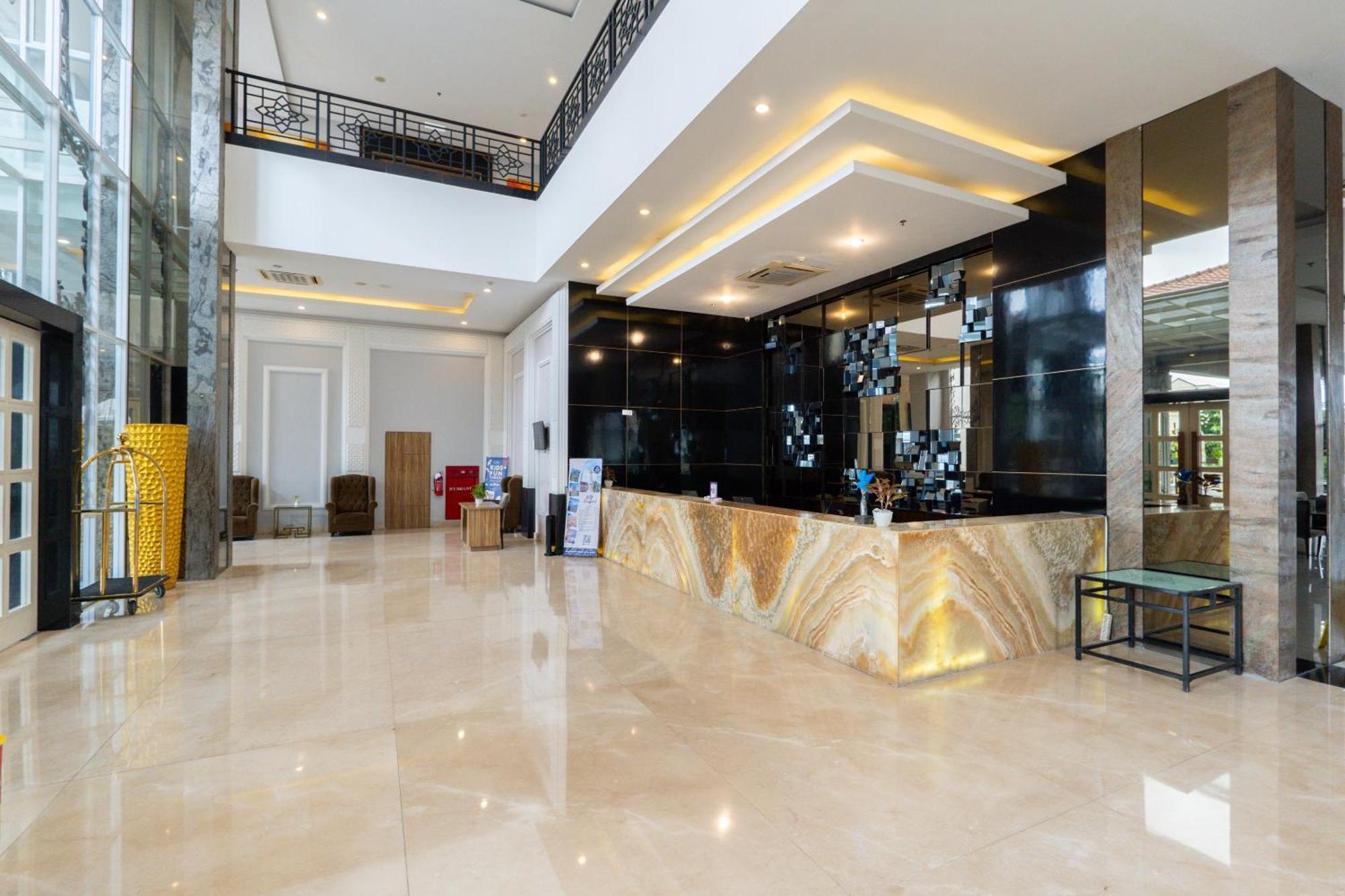 Grand Serela Jogjakarta Buitenkant foto