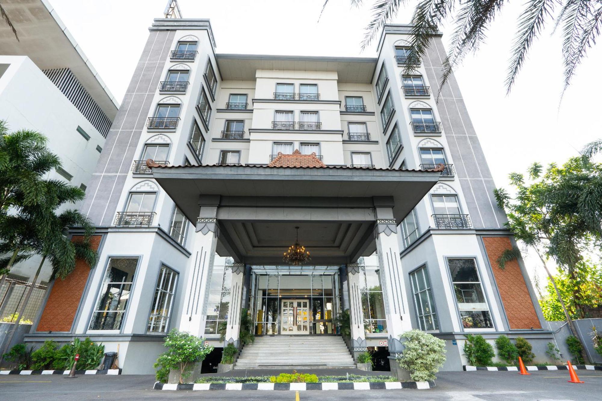 Grand Serela Jogjakarta Buitenkant foto