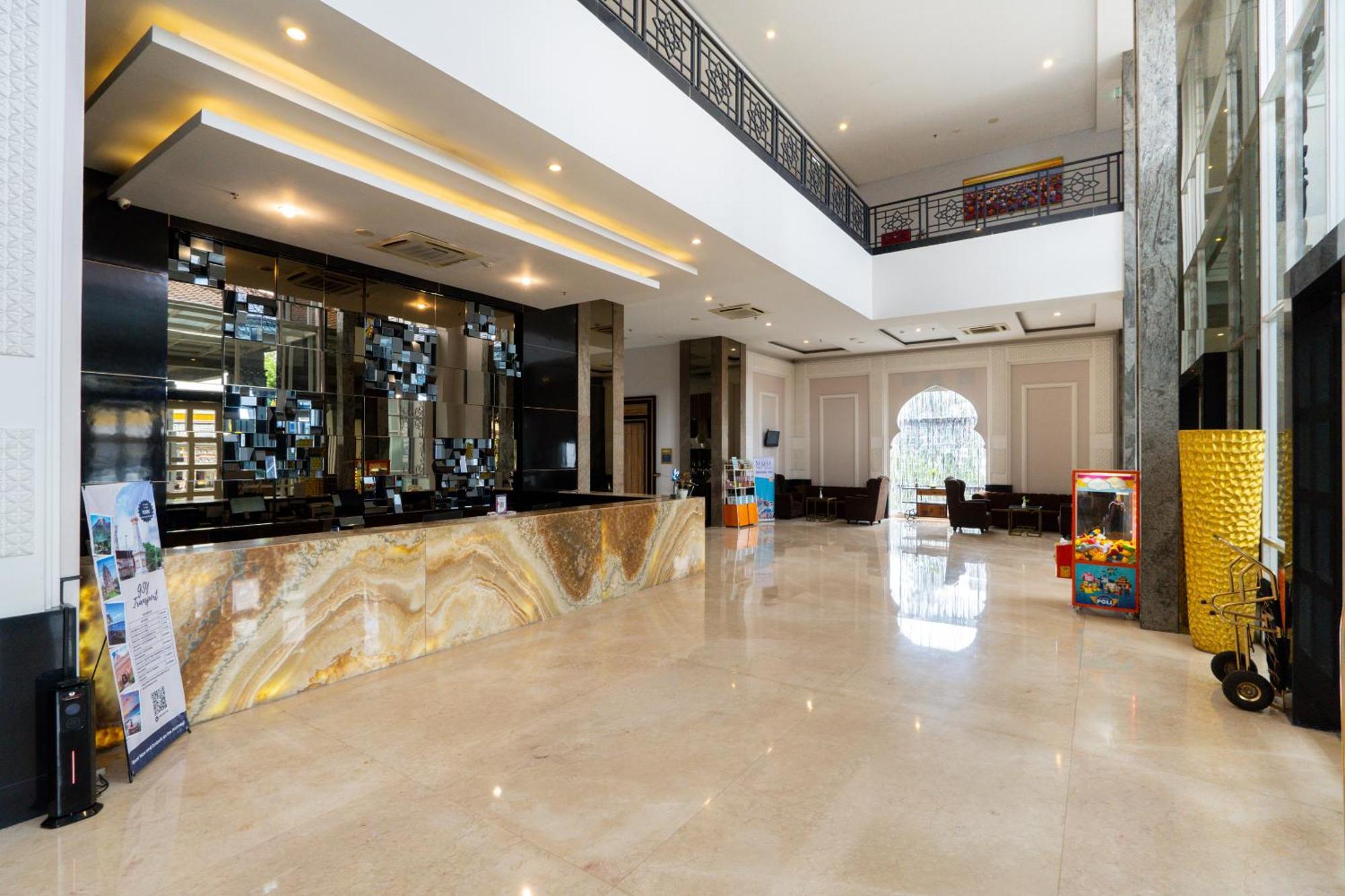 Grand Serela Jogjakarta Buitenkant foto