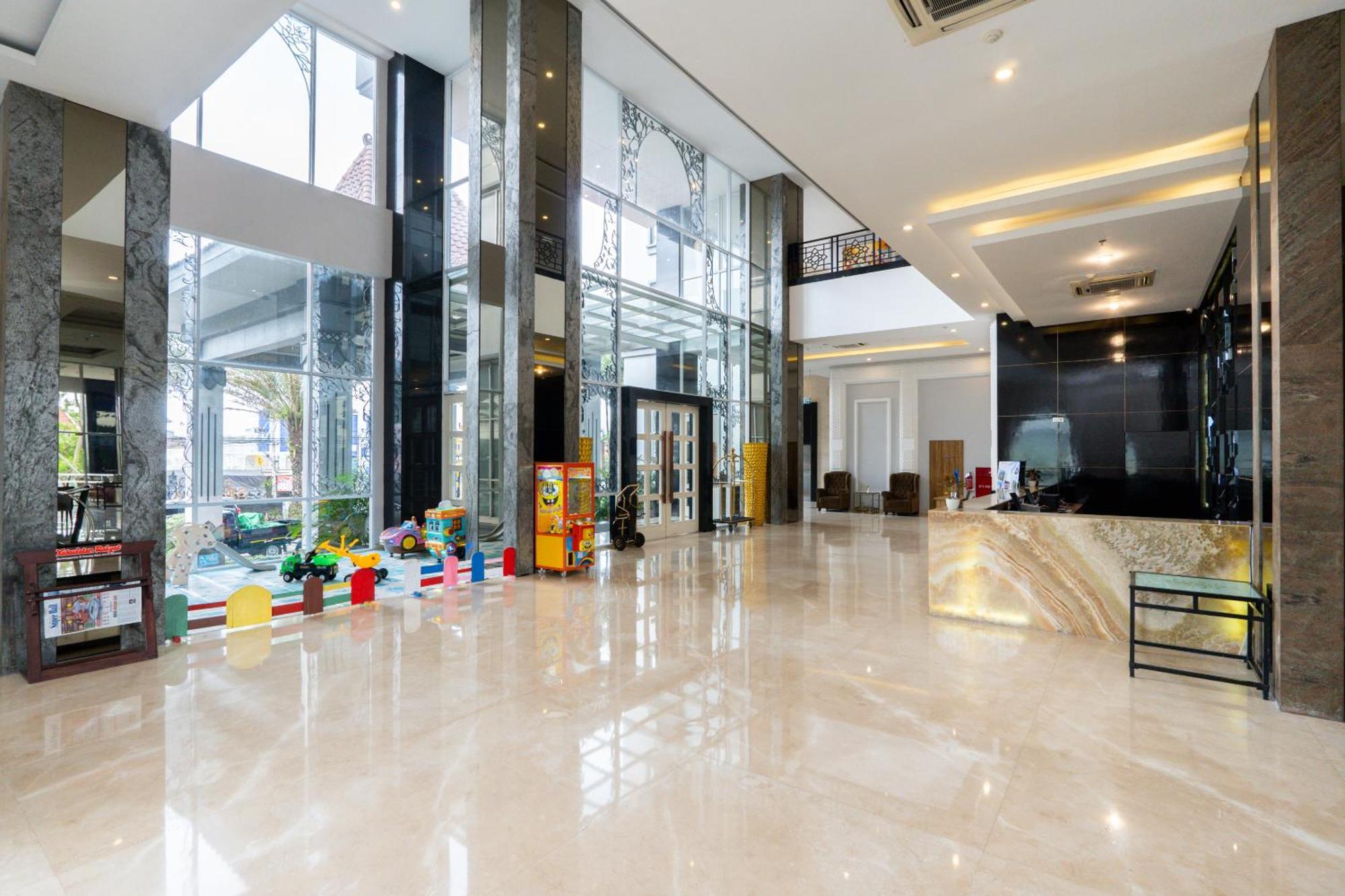 Grand Serela Jogjakarta Buitenkant foto